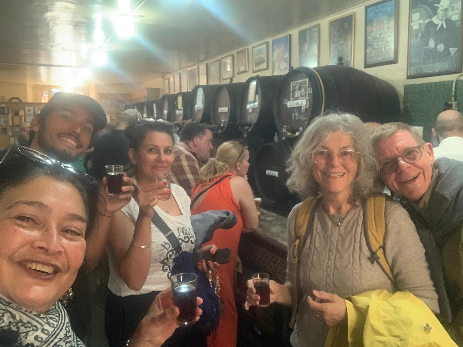 Málaga: City Highlights & Hidden Gems Guided Vintage Bike Tour (BikeTour)